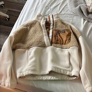 Columbia Cream and Tan Fleece Pullover
